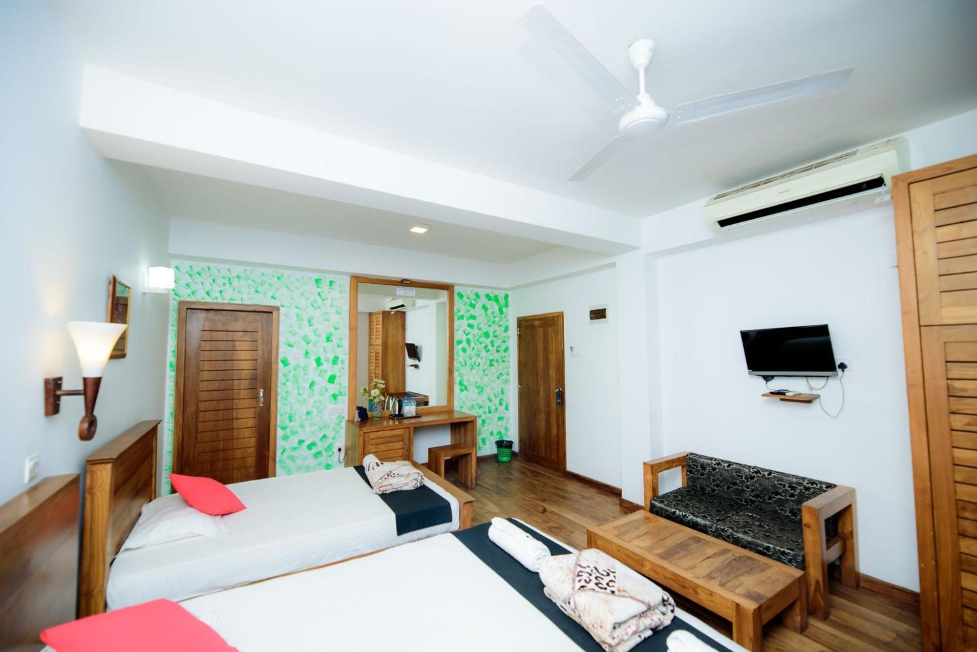 Hotel Sea Line Galle Ngoại thất bức ảnh